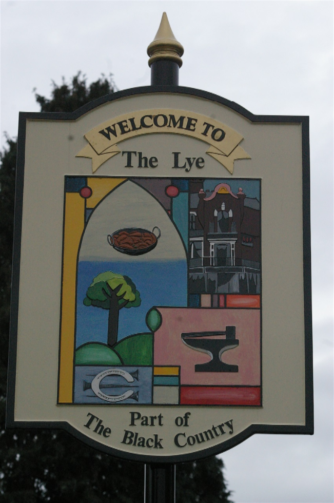 Welcome sign on High st