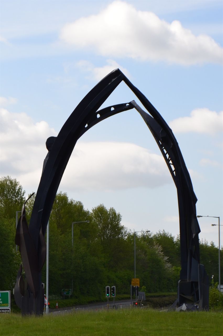 Coseley rd Roundabout, Beths Arch.  sculptor Sarah Tombs. Arden Fabrication