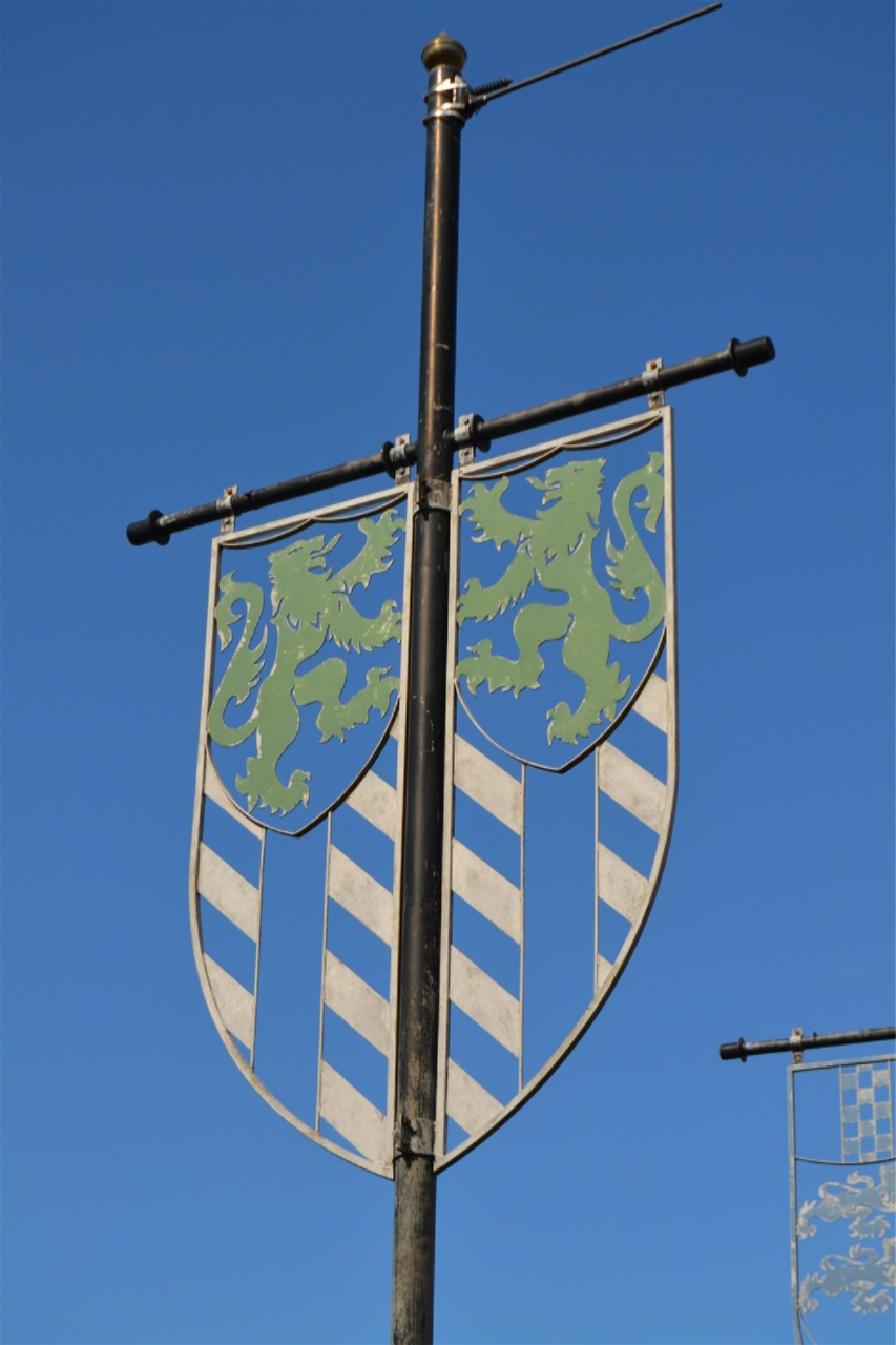 King St, Heraldic coats or arms of former owners of the castle. Designed by Steve Field 1995