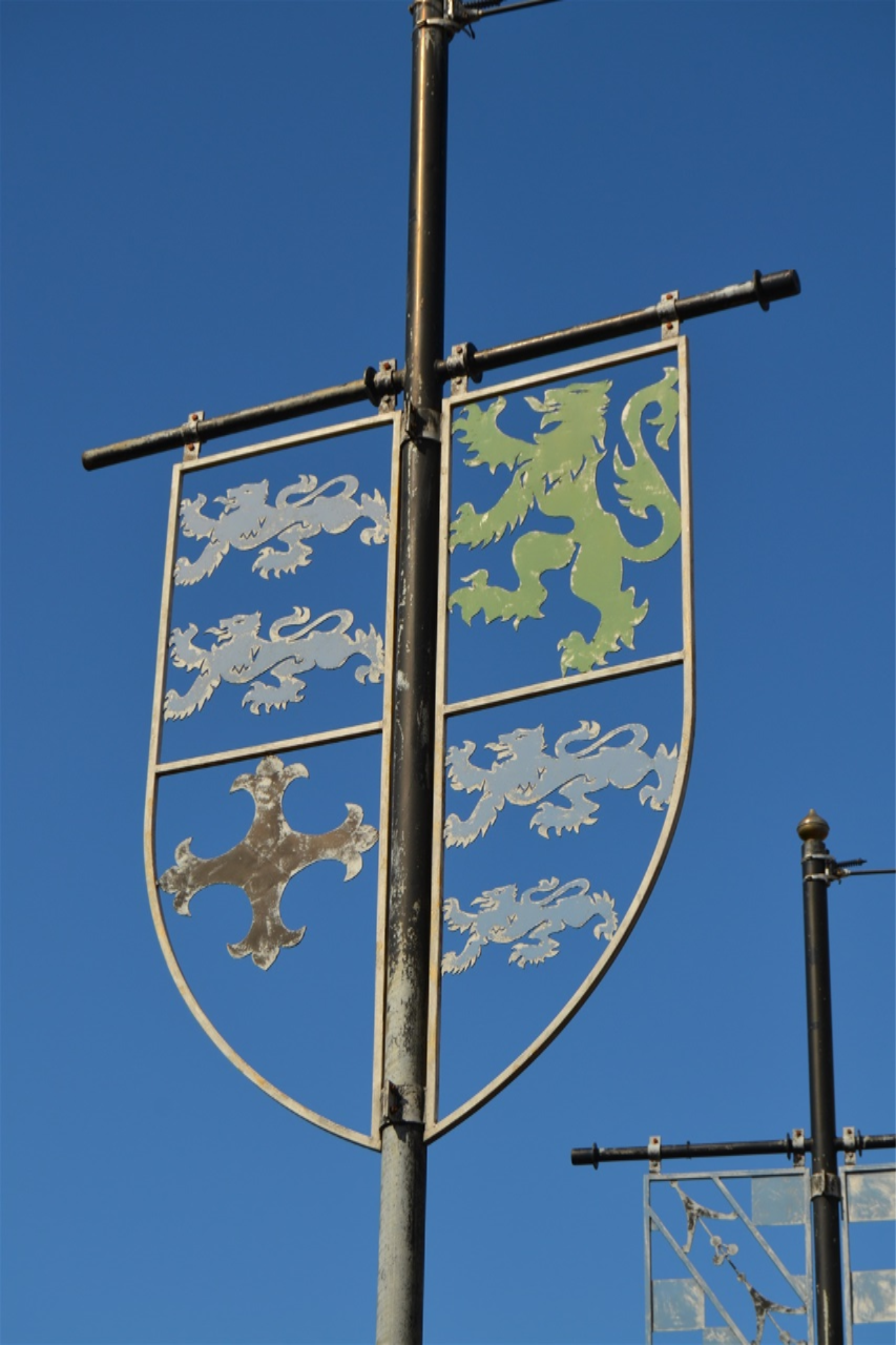 King St, Heraldic coats or arms of former owners of the castle. Designed by Steve Field 1995