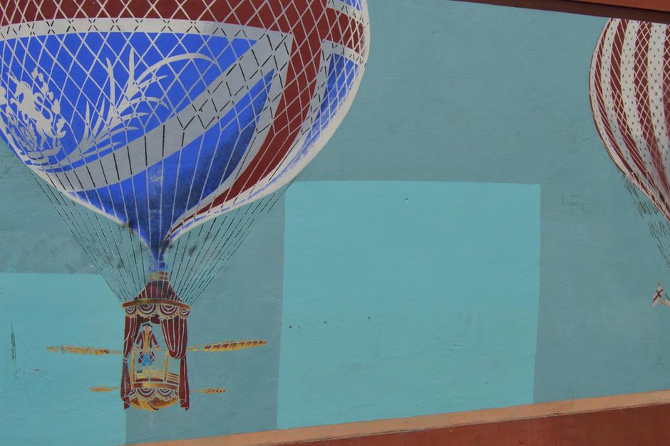 Balloon stencils, pedestrian underpass Lower High st