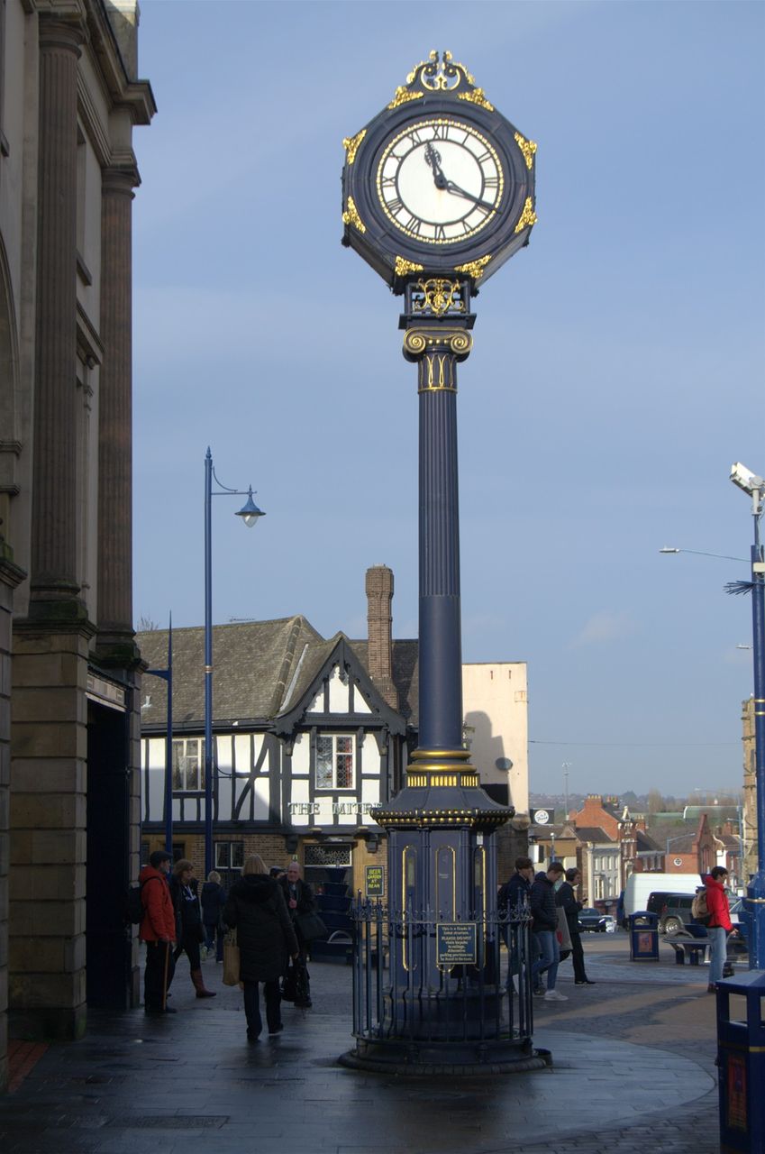 Clock outside Crown centre
