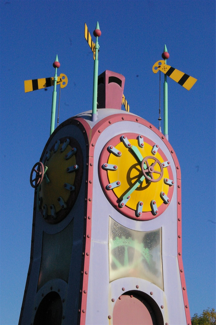 Stourbridge Junction clock, designed by Anuradha Patel 1996